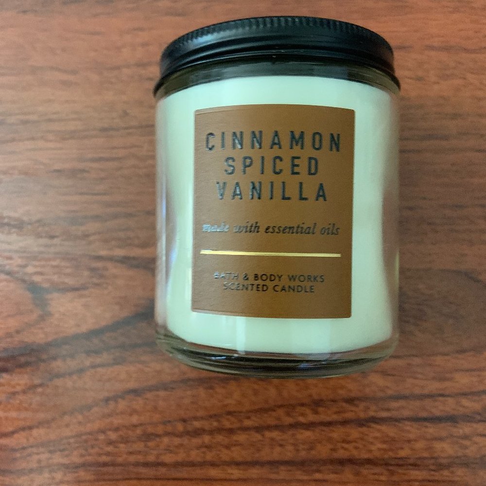 Bath & Body Works Cinnamon Spiced Vanilla Candle – NWT